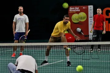 Marin Čilić u Karlovcu oduševio mališane na Kids Dayu, ali uručio i vrijednu donaciju za izgradnju i uređenje igrališta kod Medicinske škole