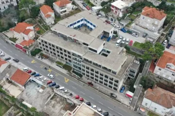 Dvojac iz Mostara dobio po četiri i pol godine zatvora, Pelje&scaron;anku prevarili za 171 tisuću eura