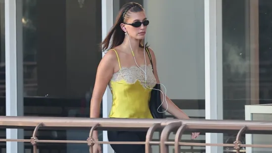 Hailey Bieber potvrdila novi trend: Fluorescentno žuta vraća se na velika vrata