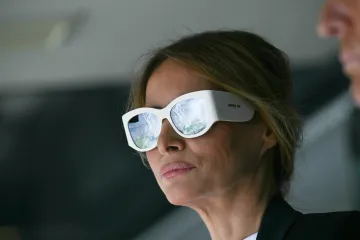 Melania Trump opet se skriva, ovaj put iza ekstravagantnih naočala