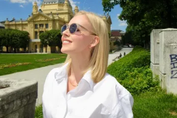 Ove sandale Jelene Rozge čine da obične traperice izgledaju ženstveno i stylish