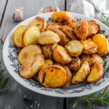 Trik za najhrskaviji pečeni krumpir krije se u jednom sastojku iz smočnice
