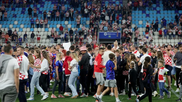 Nikad viđeno slavlje nakon utakmice Vatrenih: Hoće li nas UEFA kaziti zbog ovog detalja?