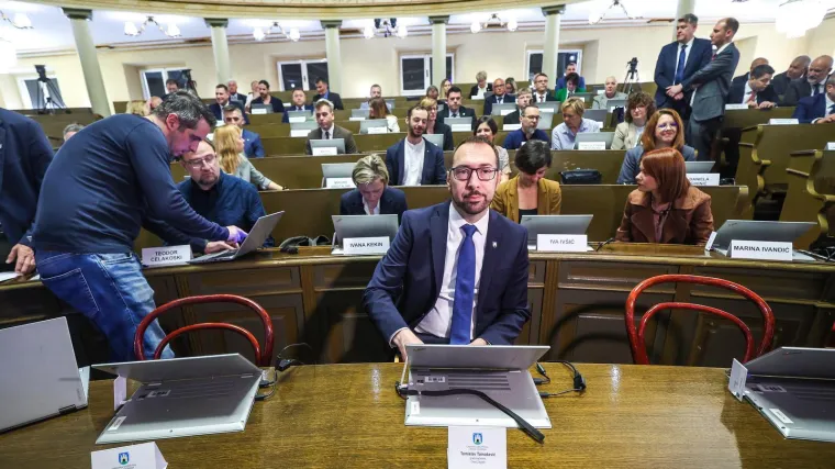 Je li ovo u redu prema životinjama? Tomašević o koncertu Thompsona: 'Konji će ostati na hipodromu'