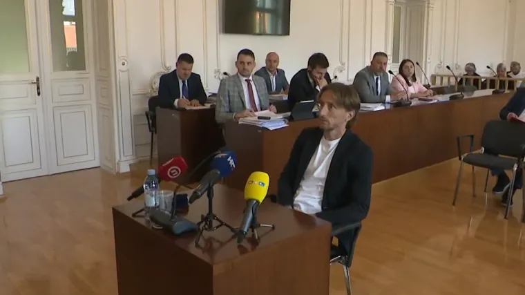Modrić na suđenju ne zna je li potpisao ugovor: 'Ako ovdje nije potpisan, onda nisam'