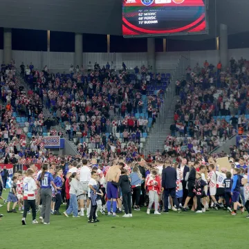 Upad navijača u Osijeku zabrinuo organizatore: HNS očekuje novčana kazna, FIFA već reagira