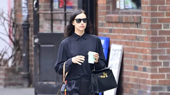 Košta pravo bogatstvo: Irina Shayk privukla pažnju skupocjenom torbicom