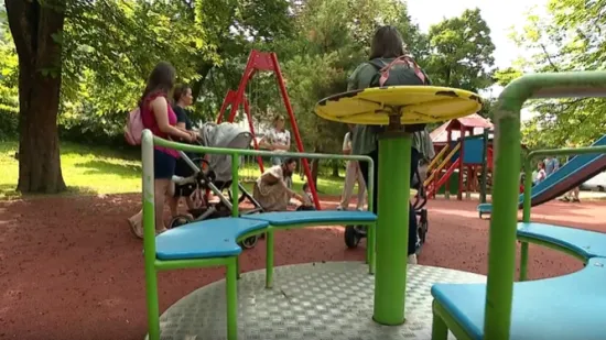 Sve manje rođene djece, a vrtići i dalje prenatrpani: 'Ovo me ne motivira da imam drugo dijete'