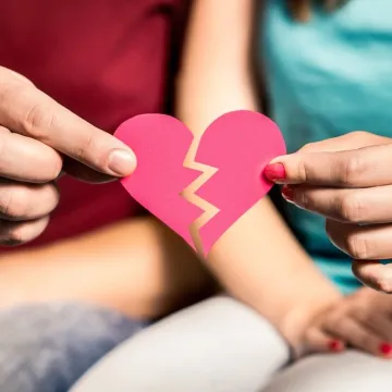 Sunce, more i tuga: Ako ste među ovim znakovima, pripremite se na slomljeno srce ovog ljeta