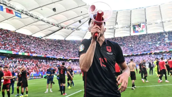 Albanac koji mrzi Srbe i javno ih vrijeđa potpisuje za bratski klub Crvene zvezde?