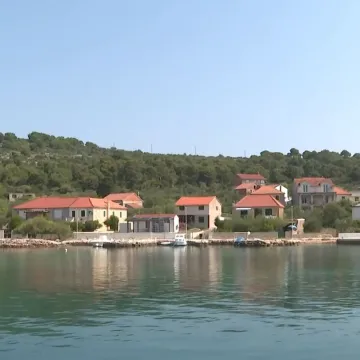 Njihove muke napokon su gotove! Donosimo podvodne snimke: Kako struja stiže na otok?