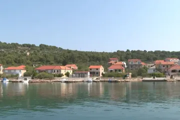 Njihove muke napokon su gotove! Donosimo podvodne snimke: Kako struja stiže na otok?
