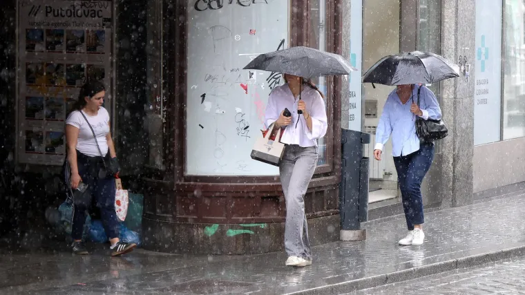 Vrućine se nastavljaju, ali stiže promjena: Evo kad idu grmljavina i bura!