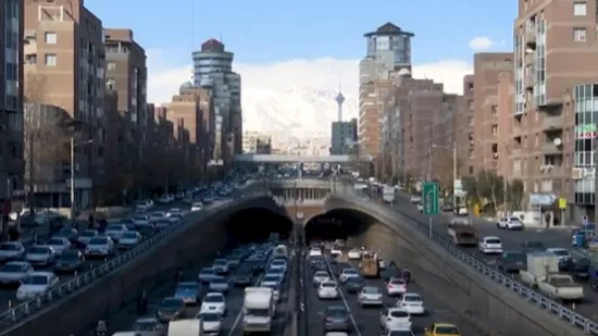 Nakon vražje frizure, poderanih traperica i tetovaža, novi problem Iranaca sada je šetnja pasa