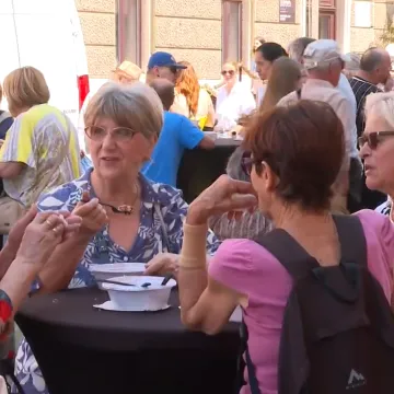 Rijeka zamirisala na lignje: Gastrofešta u čast svetom Vidu privukla tisuće građana