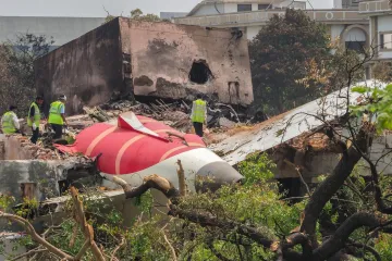 Broj poginulih u strašnoj neseći aviona dosegao 270: Obitelji očajnički čekaju tijela