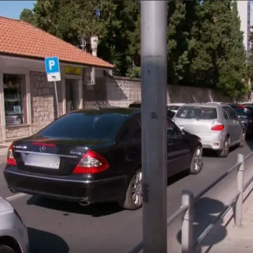 Kada kolone krenu u ovoj ulici, zna se da je sezona počela: 'Što ljeto ide dalje, bit će gore'