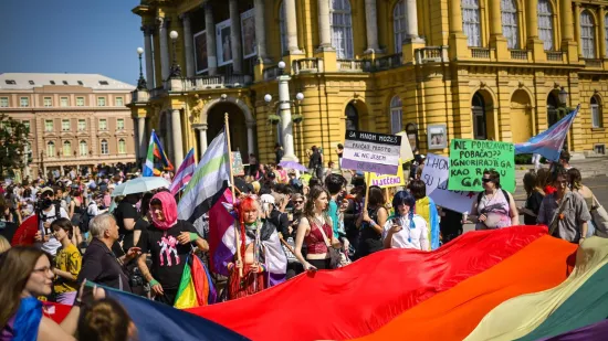 Boje se, ali ne žele biti nevidljivi pa su Zagreb obojali duginim bojama: 'Tužno i razočaravajuće...'