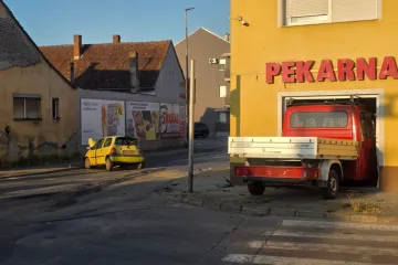 Pekarnica u Požegi sravnjena nakon sudara: Pijani vozač prošao kroz crveno