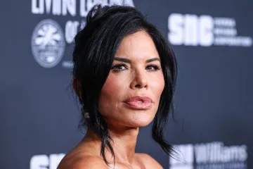 Fotografije iz prošlosti skriva 'kao zmija noge': Kako je Lauren Sanchez izgleda prije operacija?
