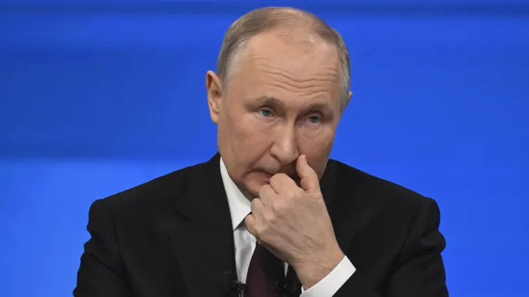 Putinu trebaju naočale? Pogledajte raspravu s liječnikom koji ga želi poslati na 'tehnički pregled'