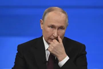 Putinu trebaju naočale? Pogledajte raspravu s liječnikom koji ga želi poslati na 'tehnički pregled'