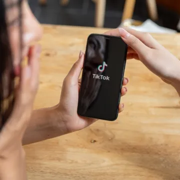 Na tisuće tiktokera reklamira lijekove za mršavljenje: 'To je nezakonito i opasno'