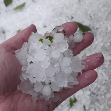 Superćelija im donijela kaos, ima i ozlijeđenih: Hrpe leda od tuče dosezale jedan metar!