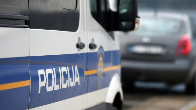 Muškarac upucan na parkiralištu šoping centra u Šibeniku!