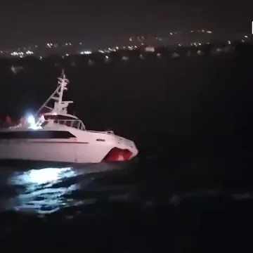Ljudi u panici, tone brod Melita kod Zadra