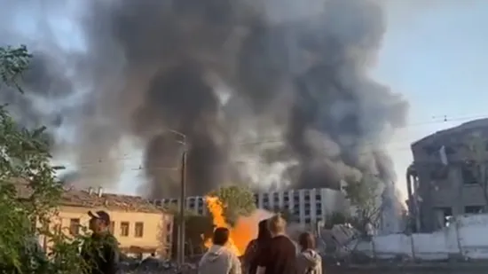 Nemilosrdan napad na Kijev, Rusi satima udarali dronovima i raketama: Najmanje 14 mrvih