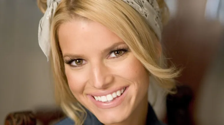 Bila je san svakog muškarca, ali alkohol ju je uništio: Kako je izgledao vrtoglavi pad Jessice Simpson?