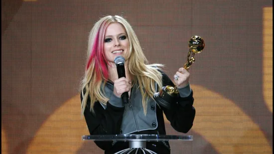 Svi su htjeli biti Avril Lavigne: Gdje je zvijezda za koju kruže teorije zavjere da je mrtva?