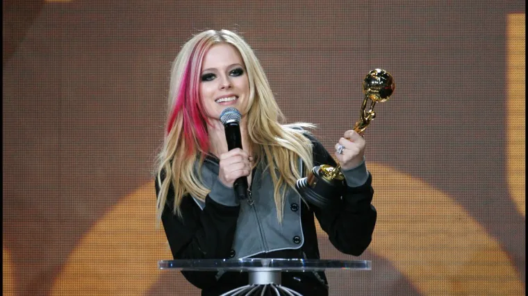 Svi su htjeli biti Avril Lavigne: Gdje je zvijezda za koju kruže teorije zavjere da je mrtva?