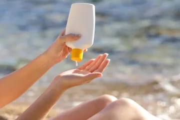 Dermatolog otkrio koliko kreme za sunčanje treba stavljati: 'Nitko ne nanosi dovoljno'
