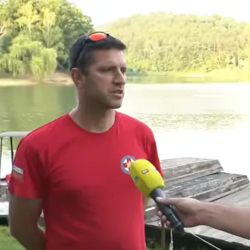 Drama kod Broda: I dalje traže Antonija, pretražuje se duboko jezero, gusta šuma...