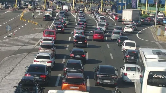 Pojačan promet prema moru, već se stvaraju kilometarske kolone