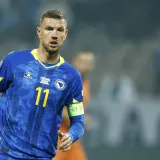 Sve je riješeno: Džeko u ljubičastom dresu! Kamere snimile sve ispred klinike