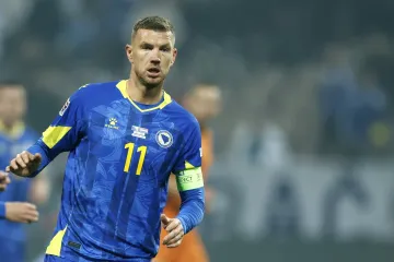 Sve je riješeno: Džeko u ljubičastom dresu! Kamere snimile sve ispred klinike