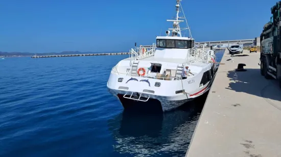 Nakon noći strave katamaran Melita sigurno dotegljen u luku Gaženica