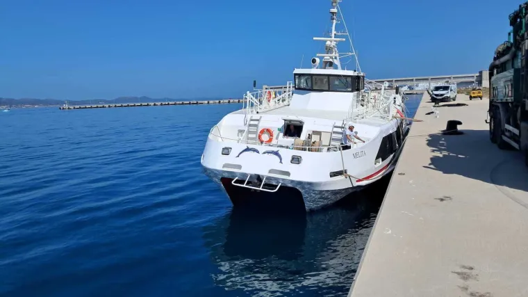 Nakon noći strave katamaran Melita sigurno dotegljen u luku Gaženica
