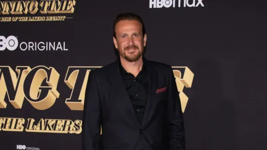 Jason Segel se zaručio: Zvijezda 'Kako sam upoznao vašu majku' zaprosio djevojku u vrtu
