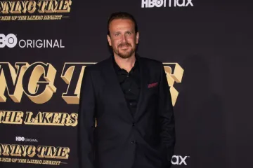 Jason Segel se zaručio: Zvijezda 'Kako sam upoznao vašu majku' zaprosio djevojku u vrtu