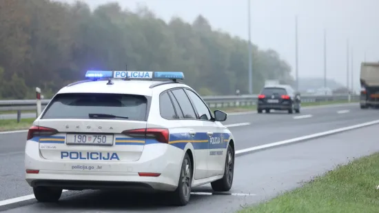 Poginuo motociklist na A1, policija poziva vozače na oprez
