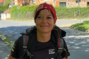 Žena srušila rekord u non-stop hodanju, pazite koliko je pješačila: 'Ovo su mi sretne cipele'