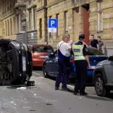 Strava u centru Zagreba: Zabio se u pet vozila, iz automobila mu ispala boca alkohola?