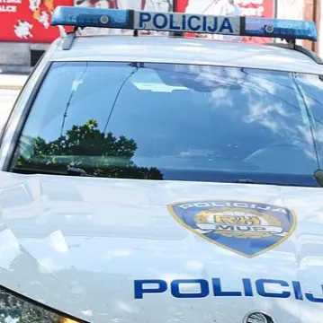 Mačetom pokušao ubiti muškarca u obiteljskoj kući