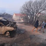 Vatrena stihija kod Makarske: Kuće i vozila u pepelu, policija traga za piromanima na quadovima?
