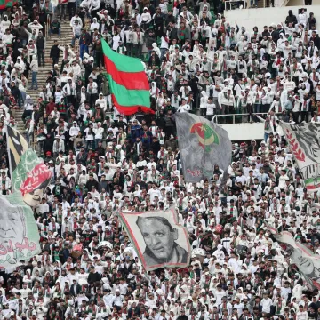 Slavlje se pretvorilo u tragediju: Na stadionu puknula ograda, navijači popadali, jedan je izgubio život