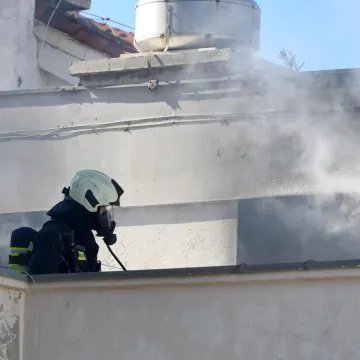 Pritvoren osumnjičeni za izazivanje požara uz zgradu u Šibeniku